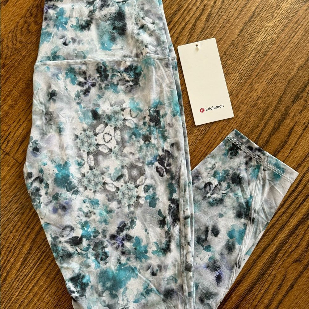 NWT Lululemon Unlimit HR Tight 25” in Kaleidofloral Multi KLFO